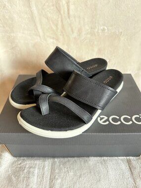 NIB! Ecco 248363 Women's Toe Leather Strap Damara Sandals In Black Size 8-8.5/39